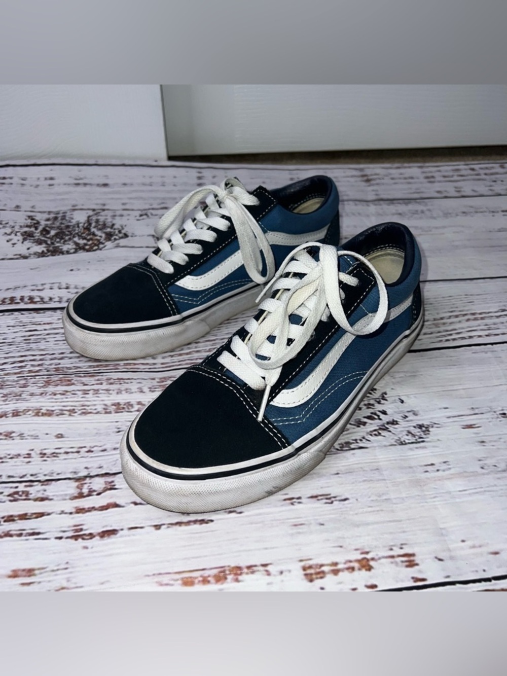 VANS Old Skool Blue and Black Low Top Sneakers
